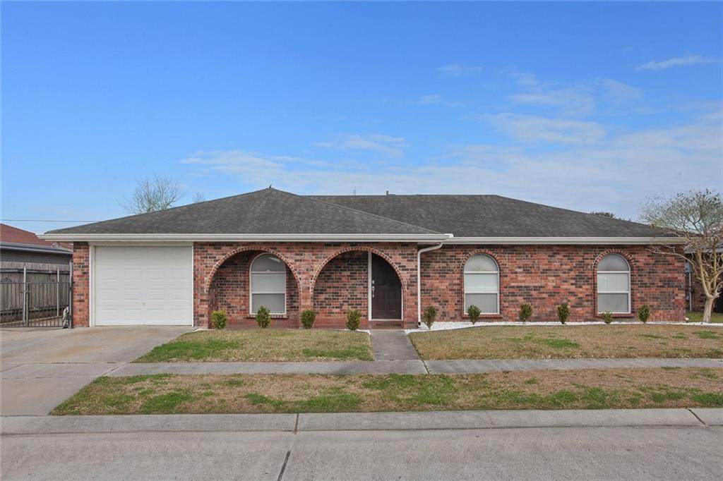 2028 Legend Street - Photo 1