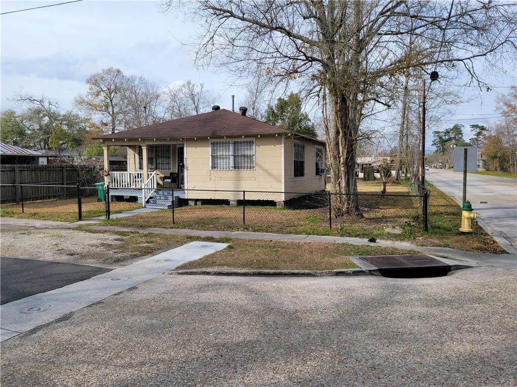 452 Robert Street - Photo 1
