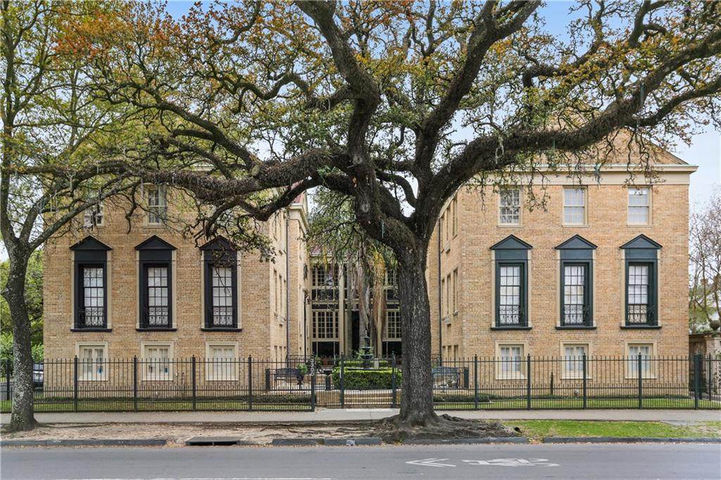 3300 St. Charles Avenue - Photo 1