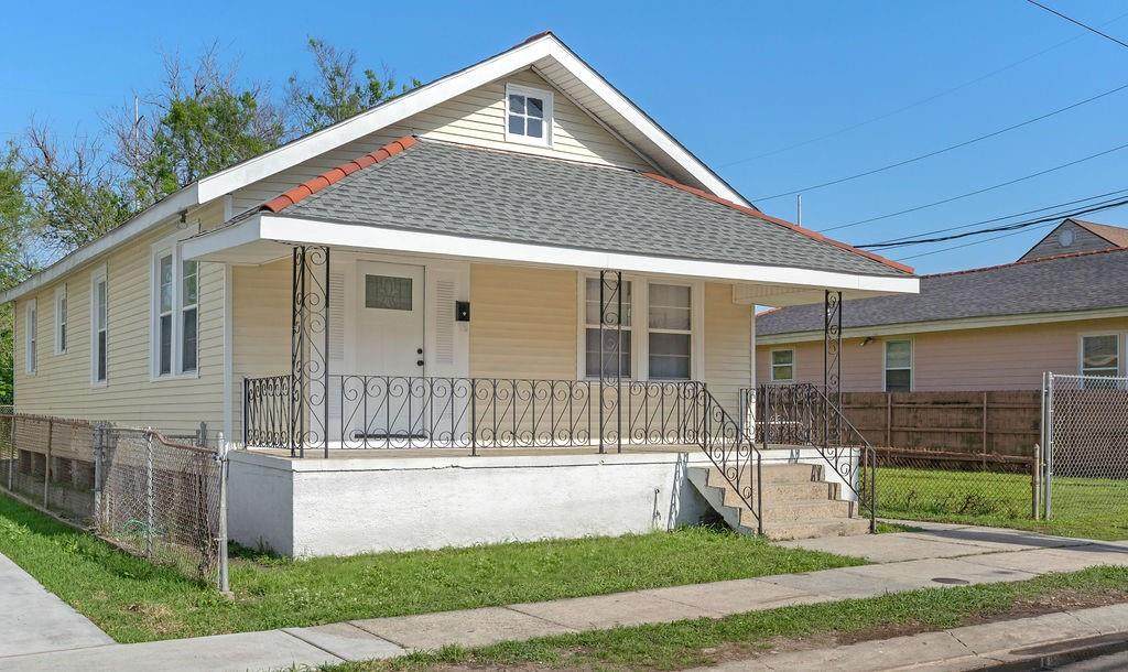 2425 Allen Street - Photo 1