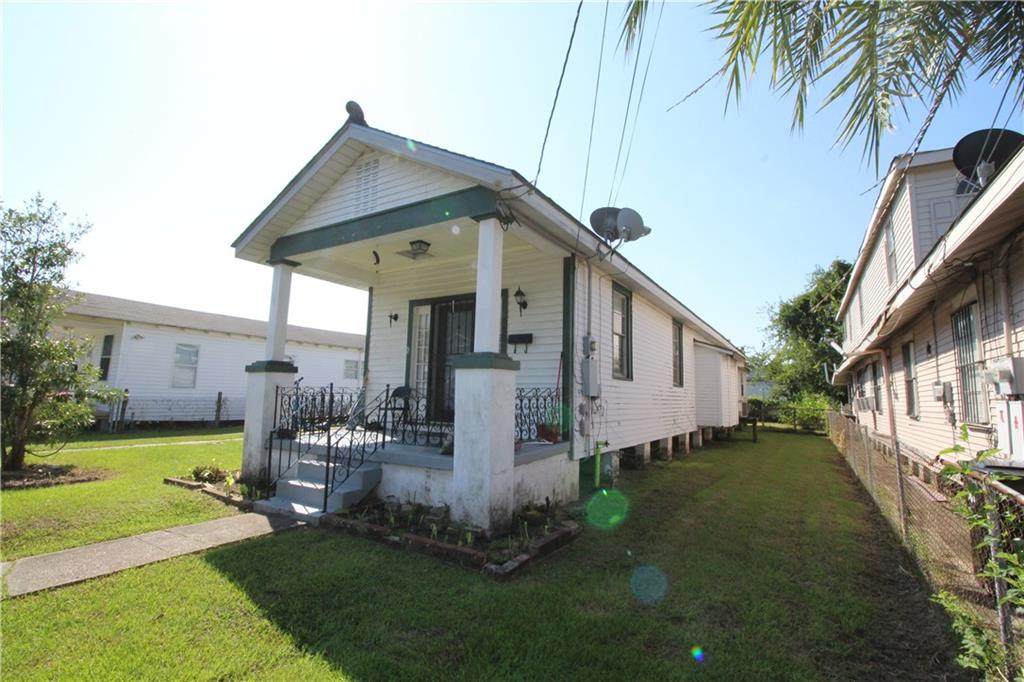 2550 Gladiolus Street - Photo 1