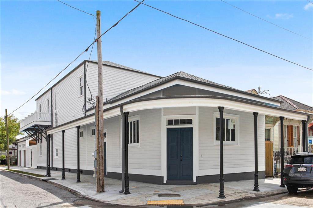 2400 Annunciation Street - Photo 1