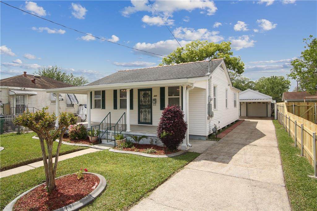 602 Chipley Street - Photo 1