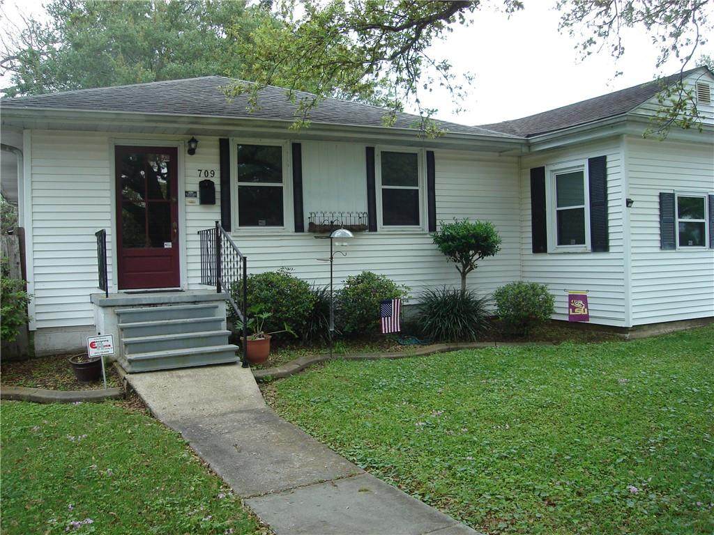 709 Montgomery Avenue - Photo 1
