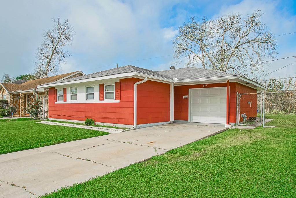 345 Travis Drive - Photo 1