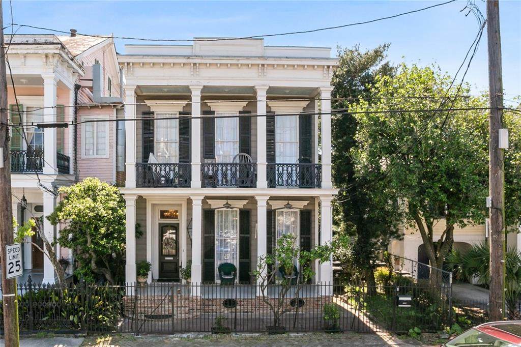 1124 Jackson Avenue - Photo 1