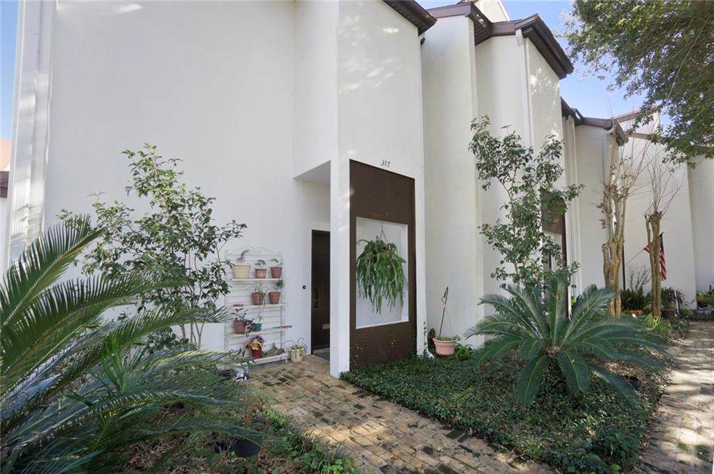 317 Jackson Avenue - Photo 1