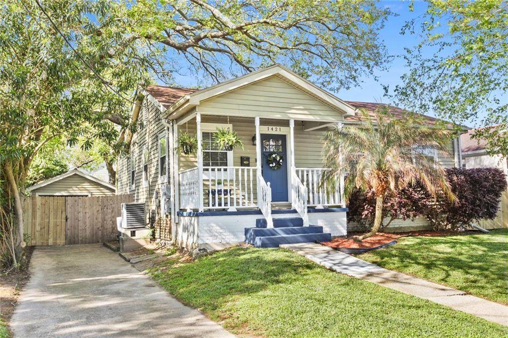 1421 Prentiss Avenue - Photo 1