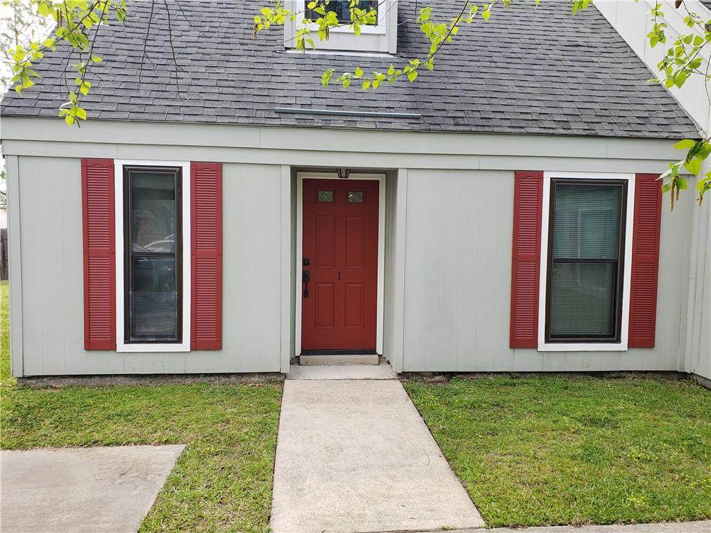 1 Hollycrest Boulevard - Photo 1