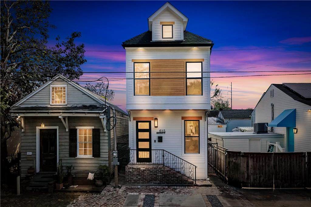 615 Marengo Street - Photo 1