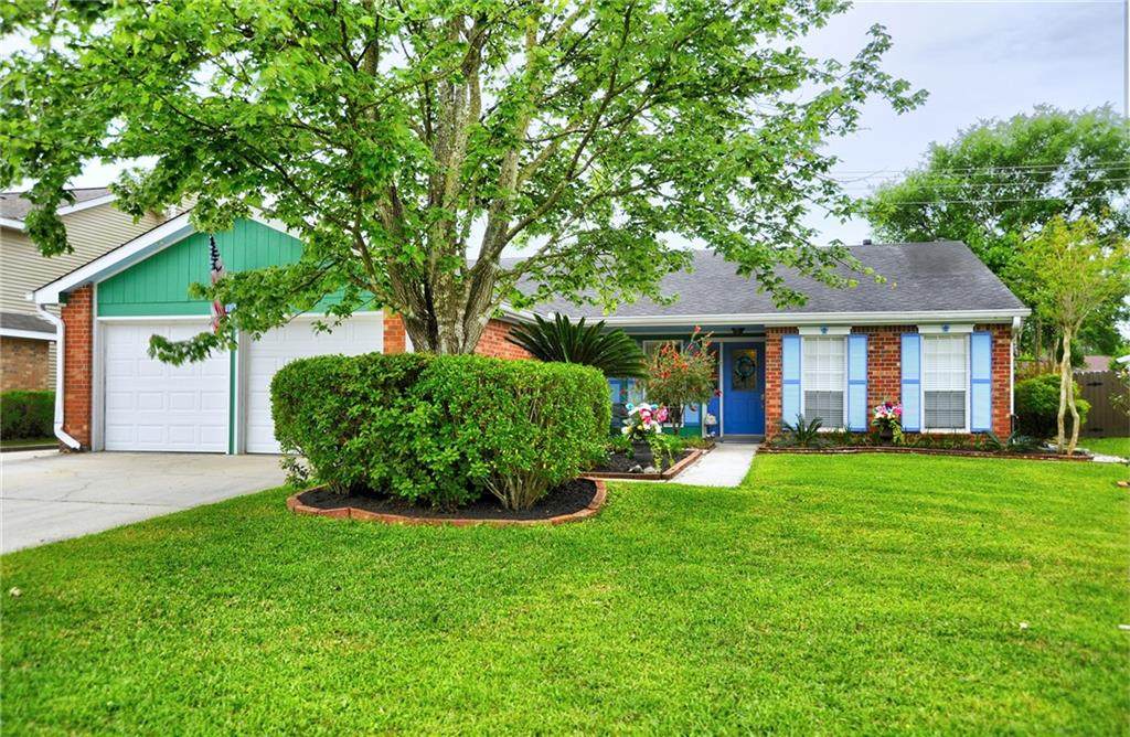 106 Silverwood Drive - Photo 1