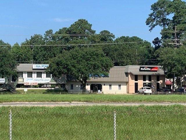 2424 Causeway Boulevard - Photo 1