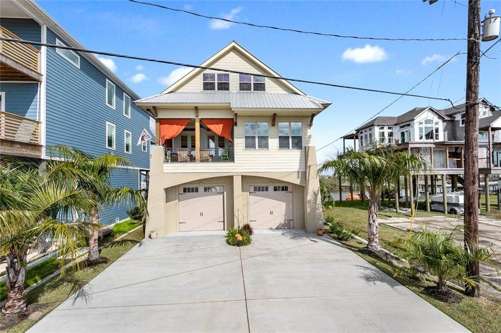 228 Lakeview Drive - Photo 1