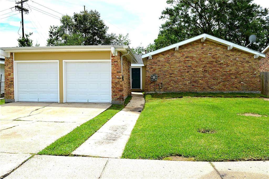 880 Fairfield Avenue - Photo 1