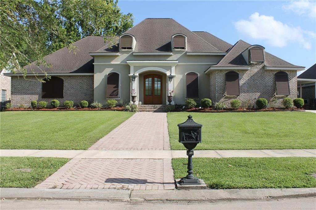 213 Oak Drive - Photo 1