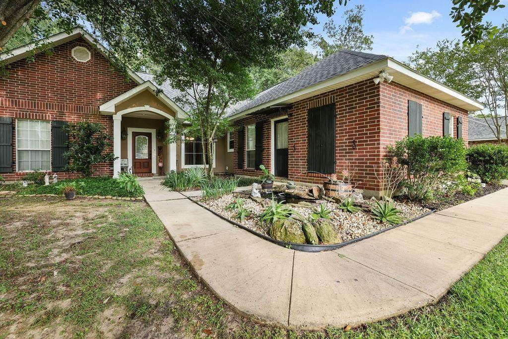 39396 Oaklyn Drive - Photo 1