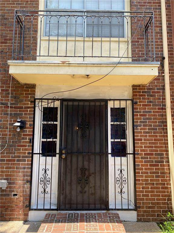 5723 Count Lane - Photo 1
