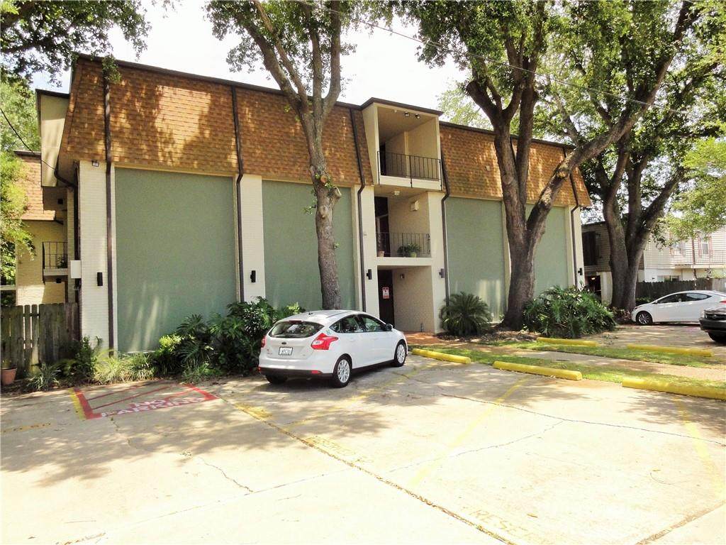 222 London Avenue - Photo 1