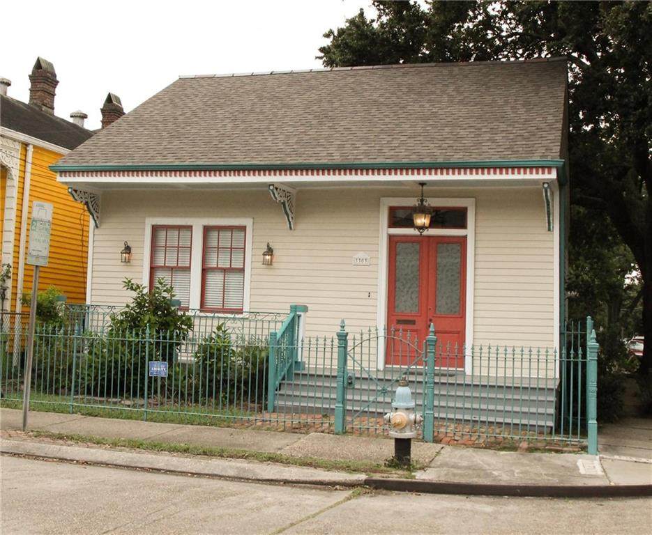 3303 Chestnut Street - Photo 1