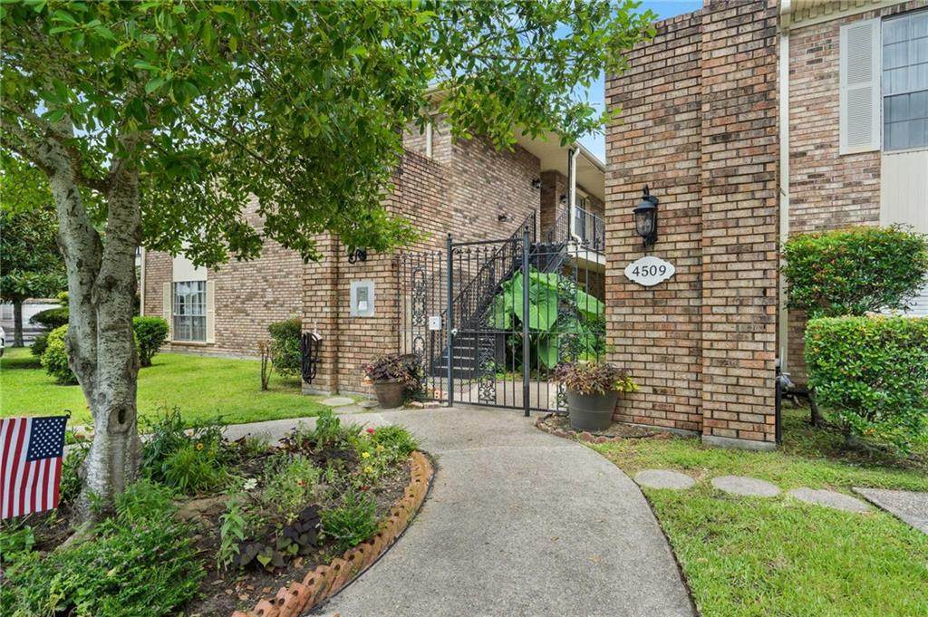4509 Shaw Street - Photo 1