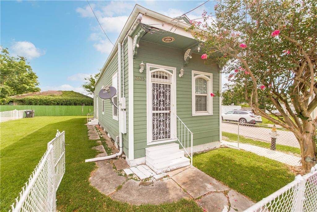 3635 Robertson Street - Photo 1