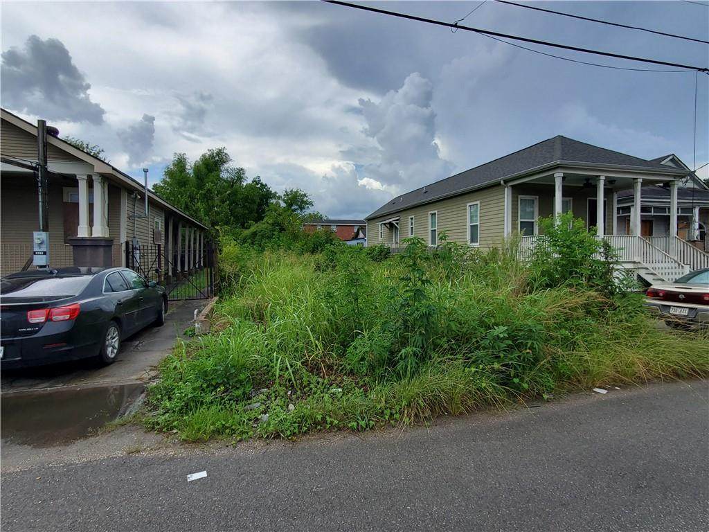 2026 Annette Street - Photo 1