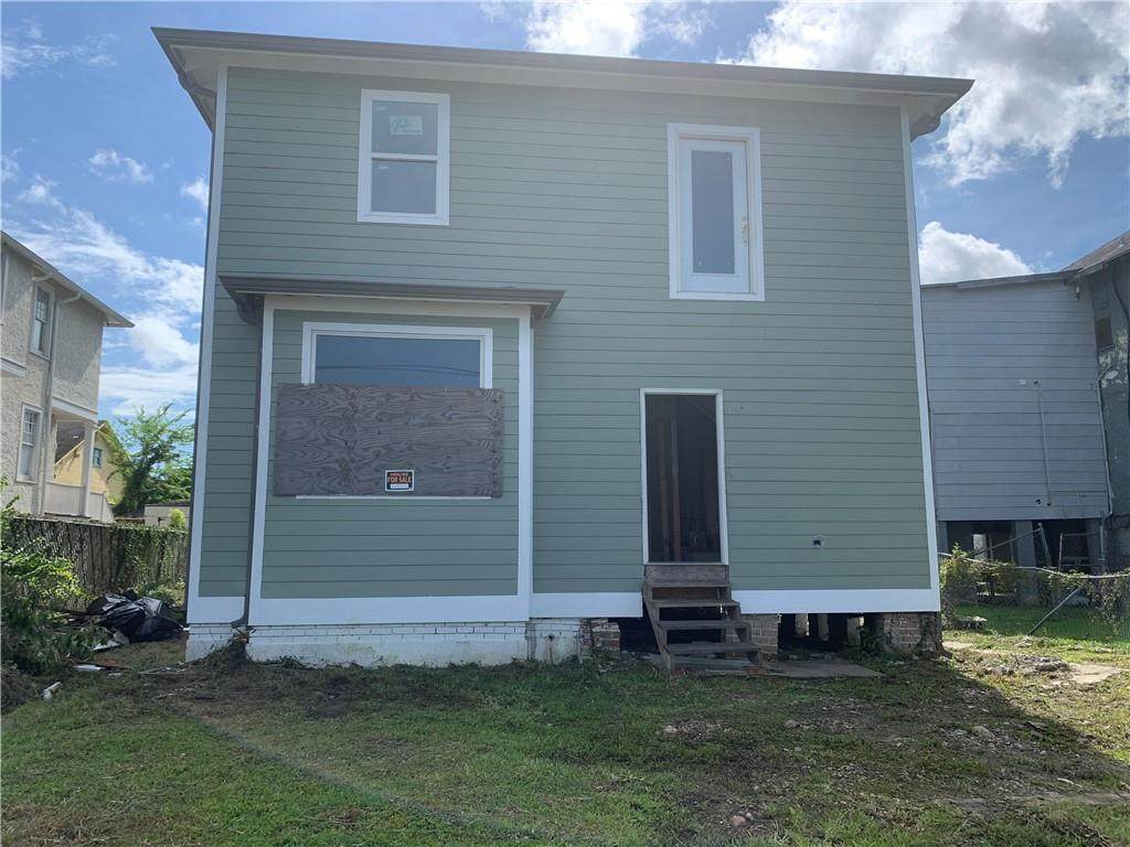 2128 Peniston Street - Photo 1