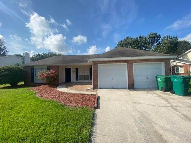 1915 Wyndemere Drive - Photo 1