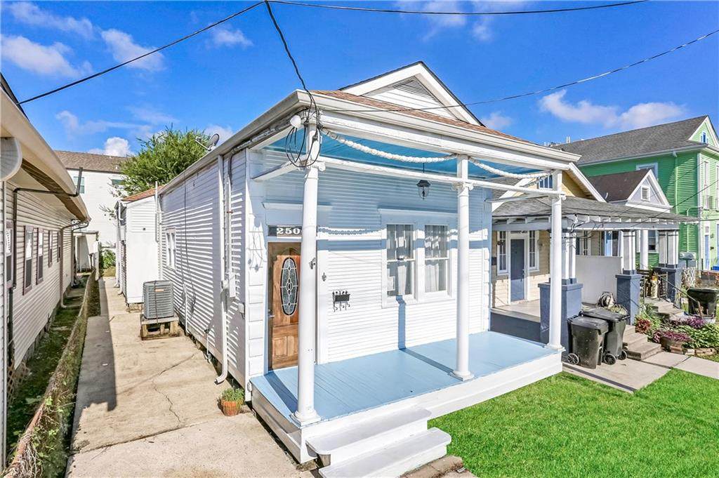 2506 General Pershing Street - Photo 1