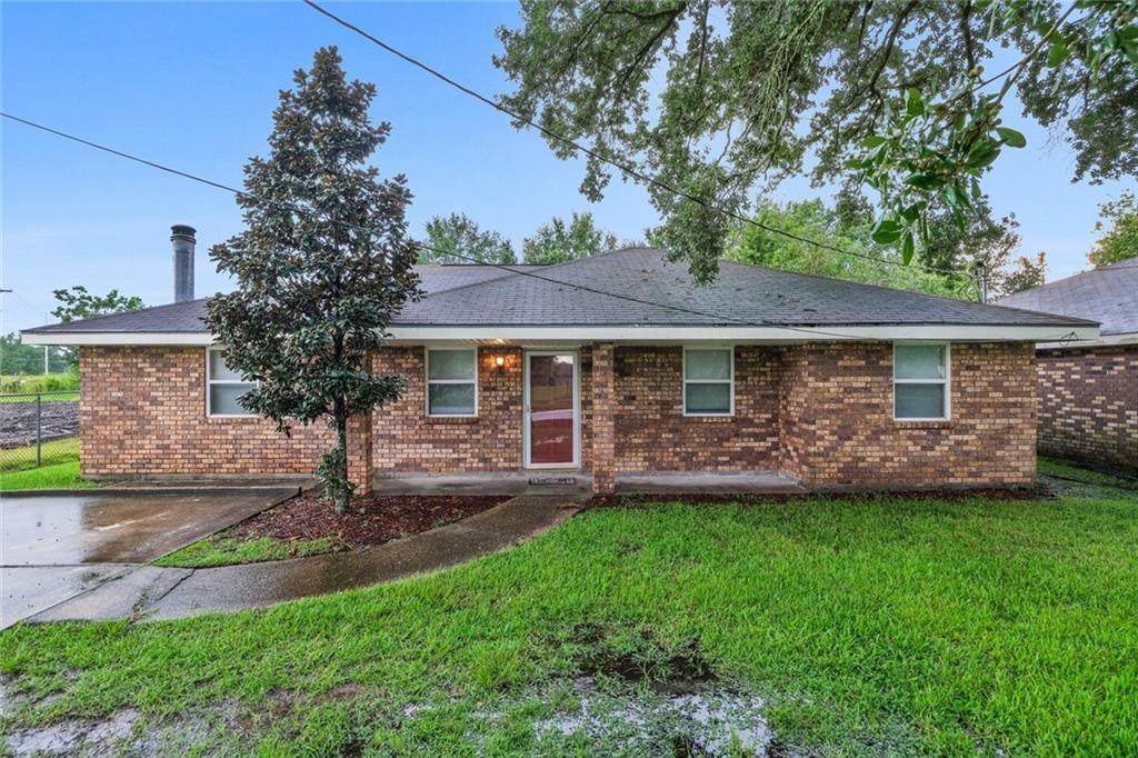 404 Barton Avenue - Photo 1
