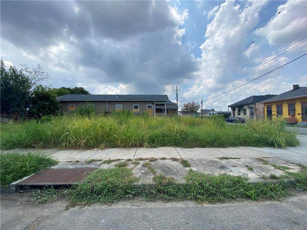 1536 Robertson Street - Photo 1