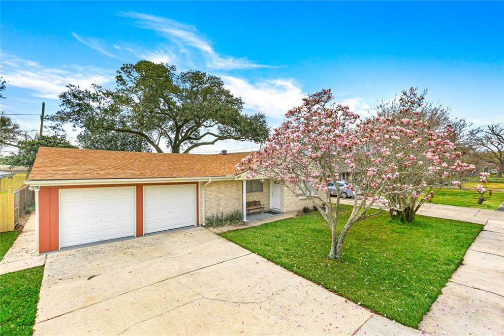6021 Warwick Court - Photo 1