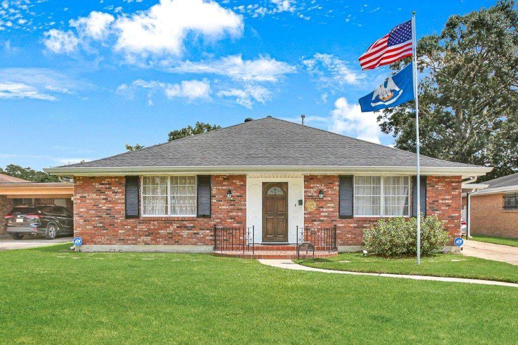 167 Sedgefield Drive - Photo 1