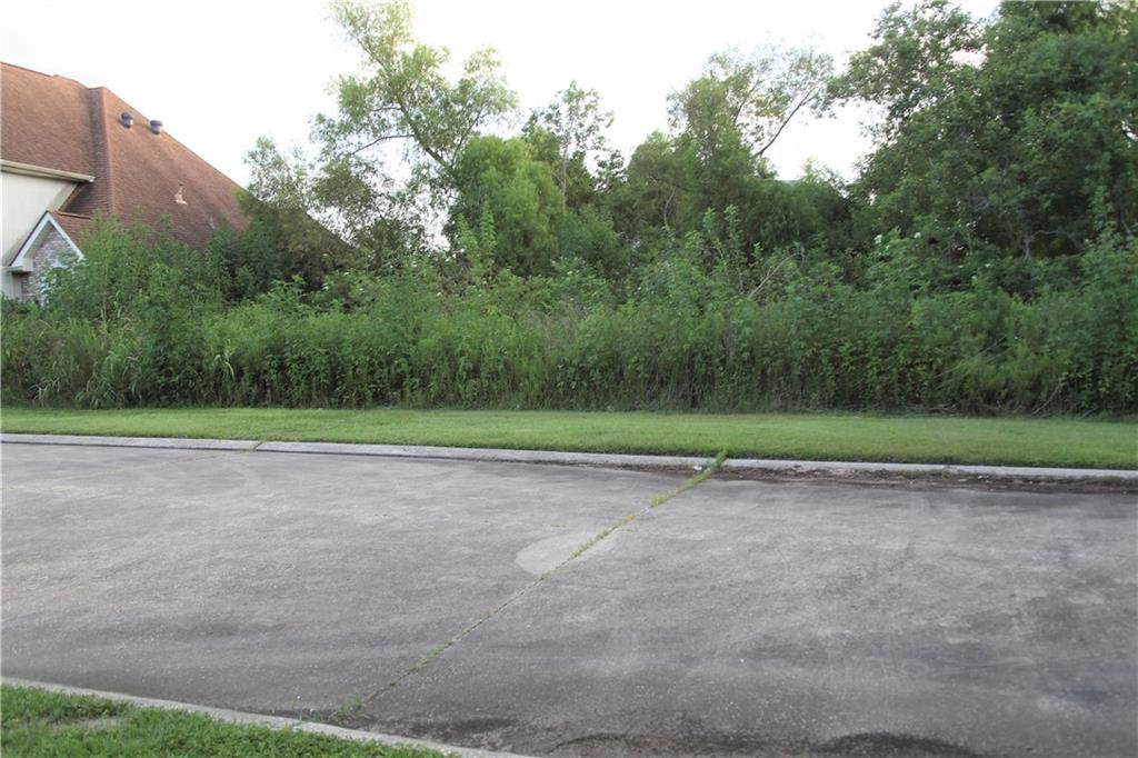 6121 Muirfield Circle - Photo 1