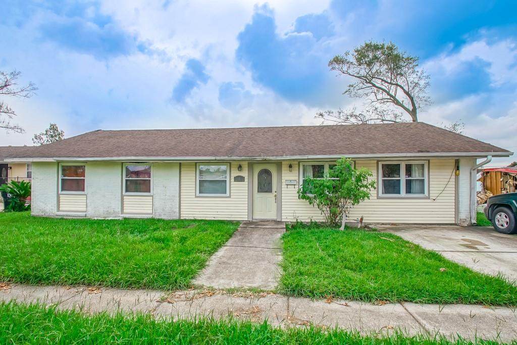 511 E Loyola Drive - Photo 1