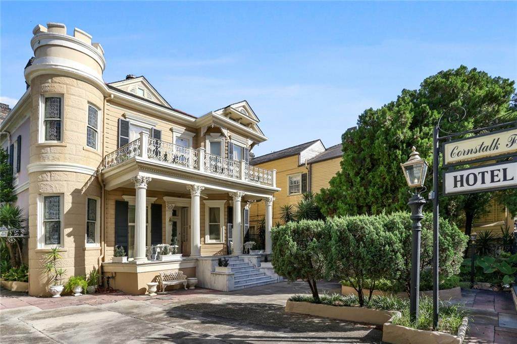 915 Royal Street - Photo 1