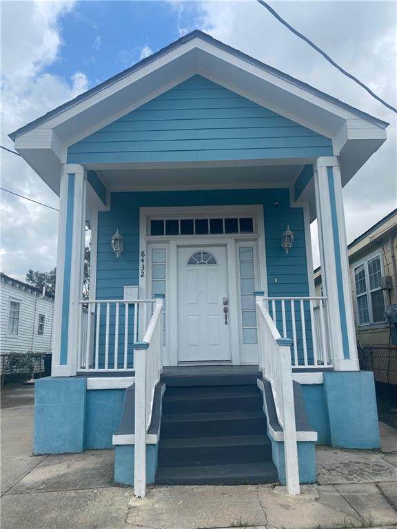 8432 Oleander Street - Photo 1