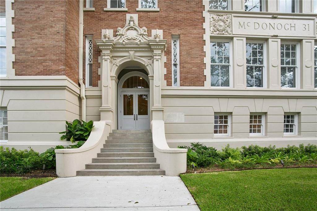 800 N Rendon Street - Photo 1