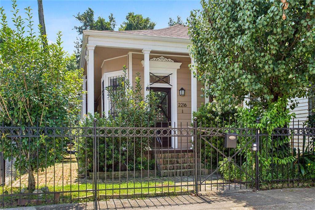 2216 Laharpe Street - Photo 1