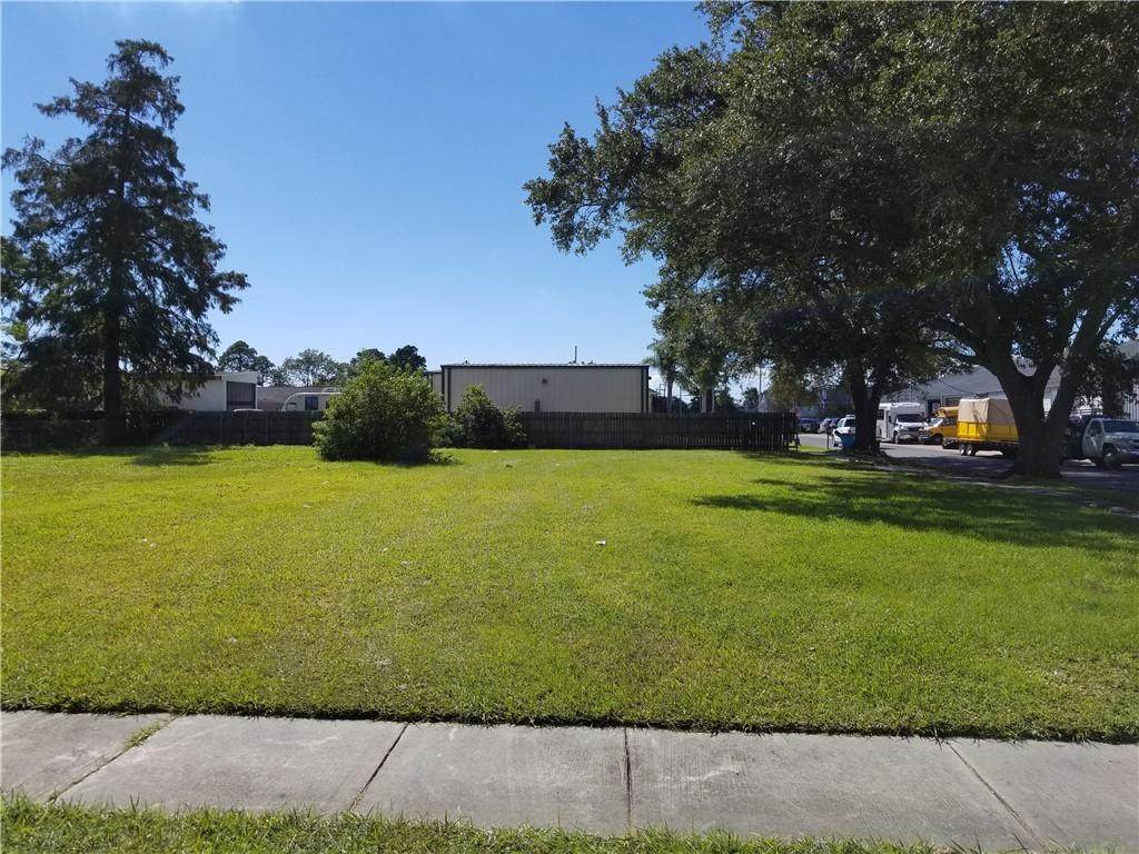 400 Solidelle Street - Photo 1