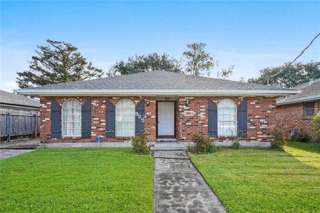 925 Oaklawn Drive - Photo 1