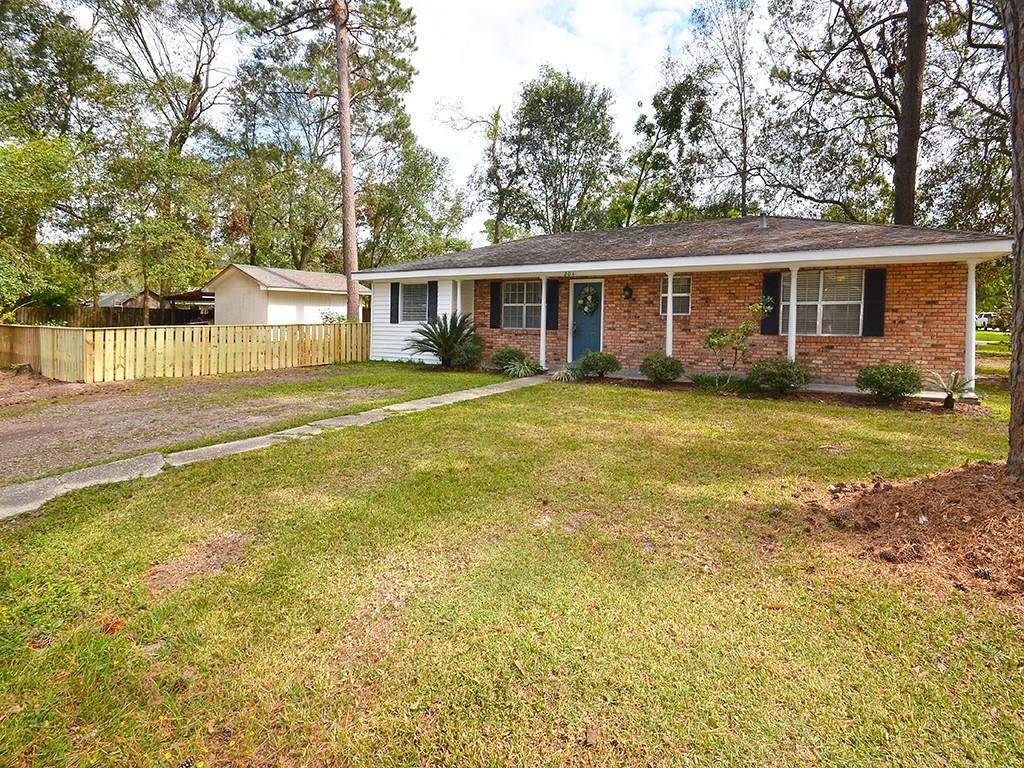 204 Lincoln Street - Photo 1