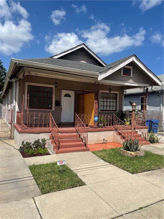 2220 St Roch Avenue - Photo 1
