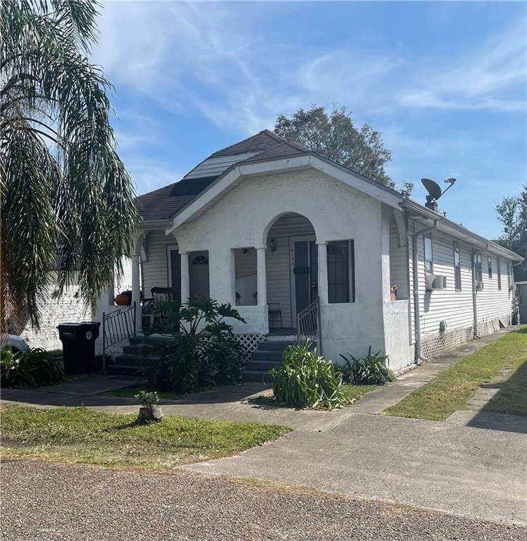 4133 35 Leonidas Street - Photo 1