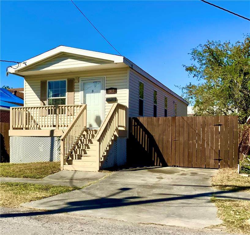 1813 Johnson Street - Photo 1