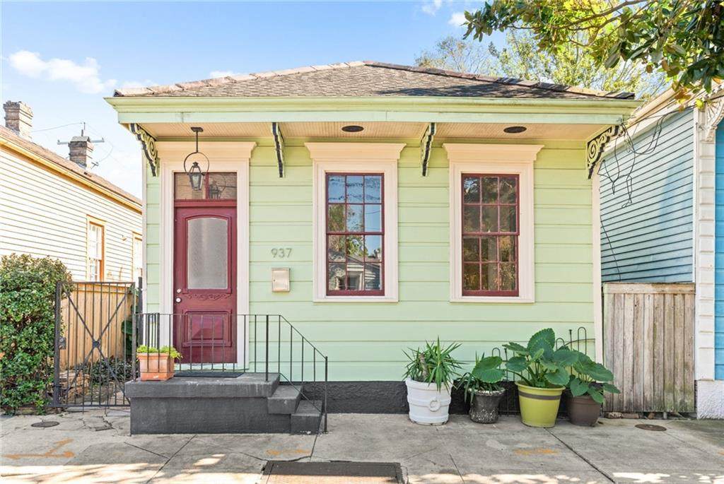 937 France Street - Photo 1