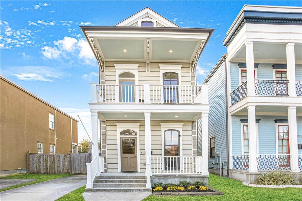 1933 Chippewa Street - Photo 1