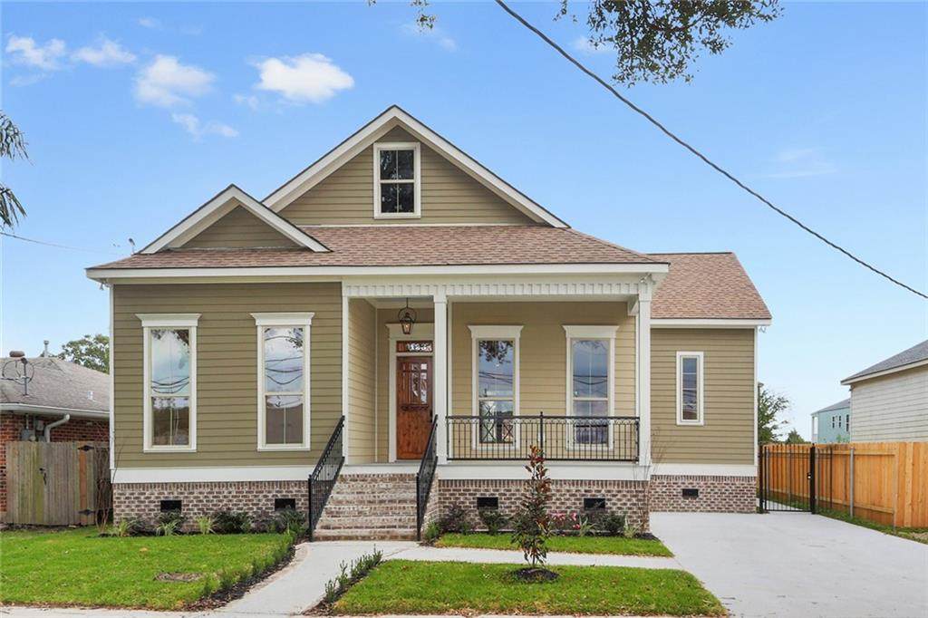 2312 Benjamin Street - Photo 1