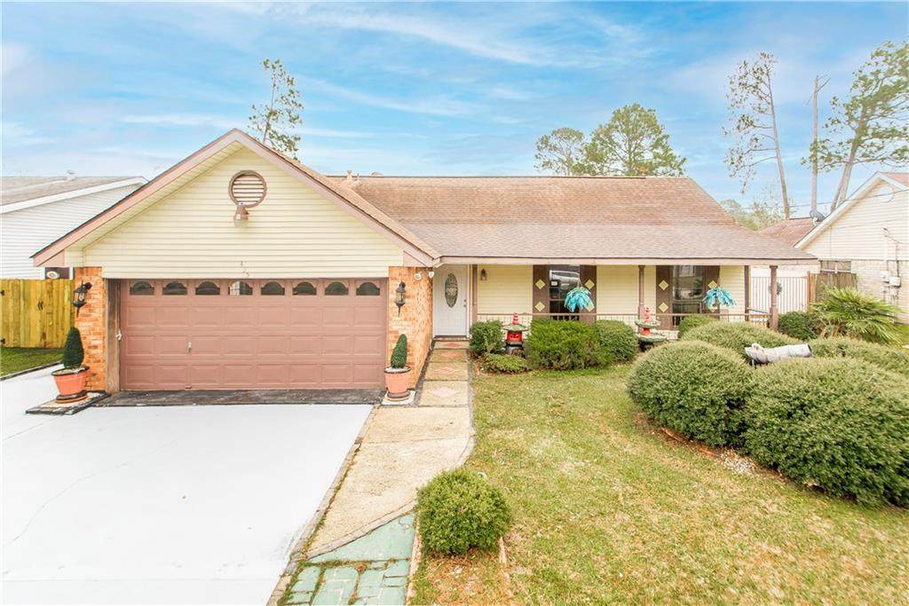 435 Holmes Drive - Photo 1