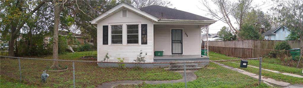 304 6TH Street - Photo 1